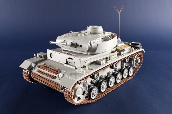 Trumpeter 00955 Pz.Bef.Wg.Fahrgestell Pz.Kpfw.III.Ausf.J 1/16