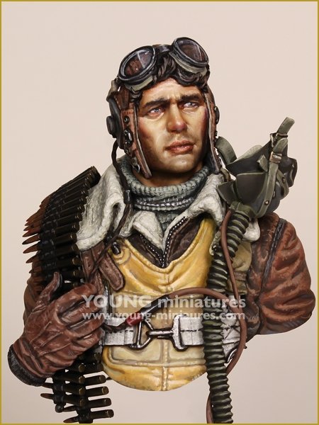 Young Miniatures YM1894 B-24 GUNNER USAAF WWII 1/10
