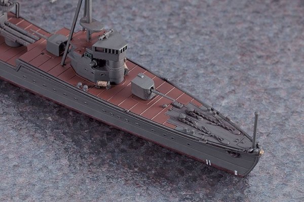 Hasegawa WL357 Japanese Navy Light Cruiser Tenryu (1:700)