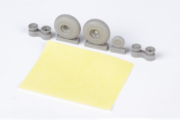 Eduard 6481026 B-17F wheels oval tread EDUARD 1/48