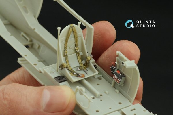 Quinta Studio QD32216 P-39Q/N Airacobra 3D-Printed coloured Interior on decal paper (KittyHawk) 1/32