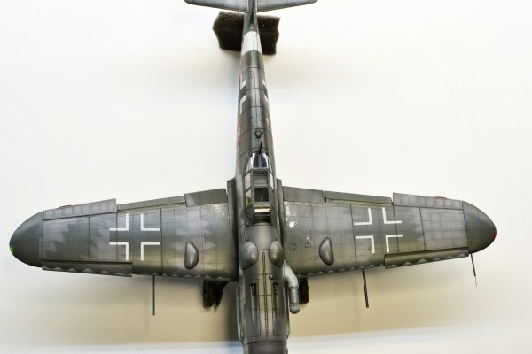 Omask 47008 Bf 109G-6 camo mask for Bartels wing 1/72