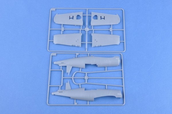 Hobby Boss 80392 F4U-7 Corsair (1:48)