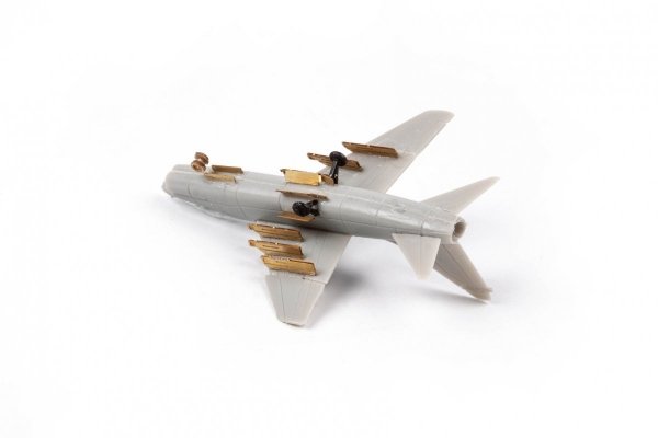 Eduard 53295 USS Nimitz CVN-68 part 1 TRUMPETER 1/350