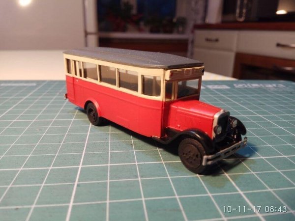 Zebrano 72110 ZiS-8 Soviet Bus 1/72