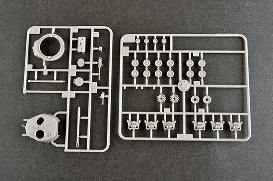 Trumpeter 07168 US M4A3E8 with 105mm M4 1/72