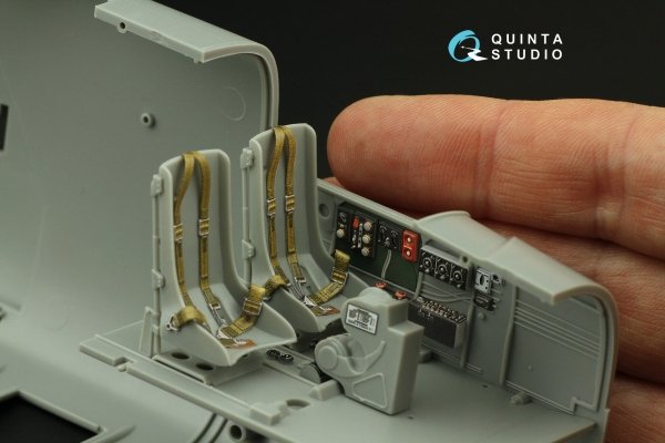 Quinta Studio QD32203 B-25J Mitchell Glass nose 3D-Printed &amp; coloured Interior on decal paper (HK models) 1/32