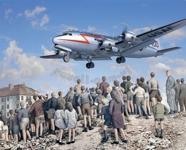 Revell 05652 75th Anniversary Berlin Airlift - Gift Set 1/72