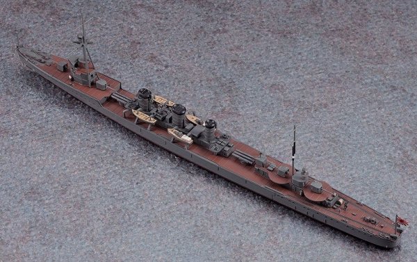 Hasegawa WL357 Japanese Navy Light Cruiser Tenryu (1:700)