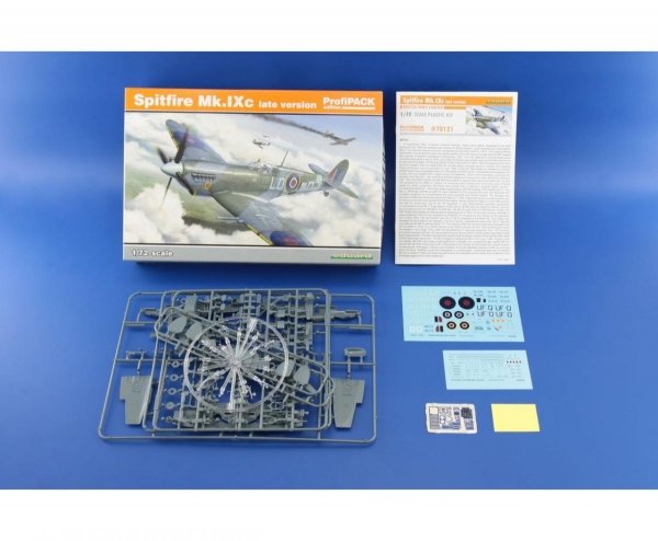 Eduard 70121 Spitfire Mk.IXc late version 1/72