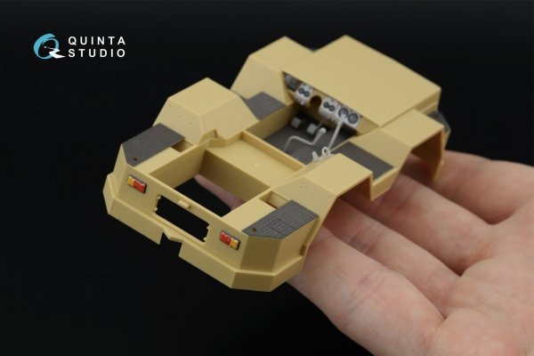 Quinta Studio QD+48648 Russian naval tow tractor 3913 3D-Printed &amp; coloured Interior on decal paper (RFM) (with 3D-printed resin parts) 1/48