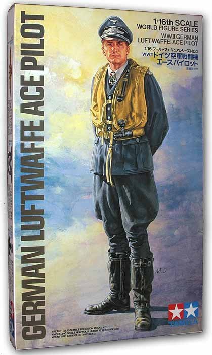 Tamiya 36302 German Luftwaffe Ace Pilot (1:16)