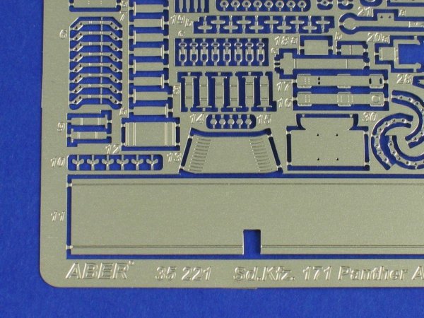 Aber 35221 German medium tank Pz.Kpfw. V, Ausf.G (Sd.Kfz. 171) Panther Ausf.G late - basic set (1:35)