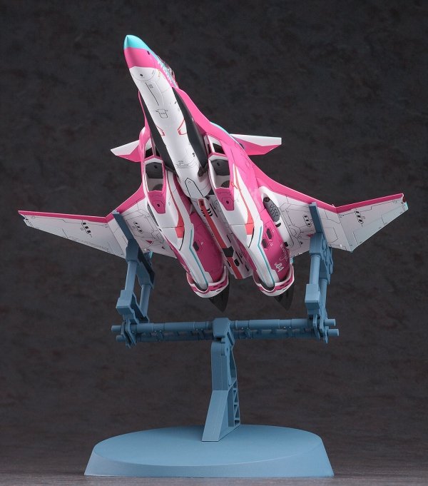 Hasegawa 65845 Macross Delta The Movie VF-31C Siegfried Makina Nakajima Color 1/72