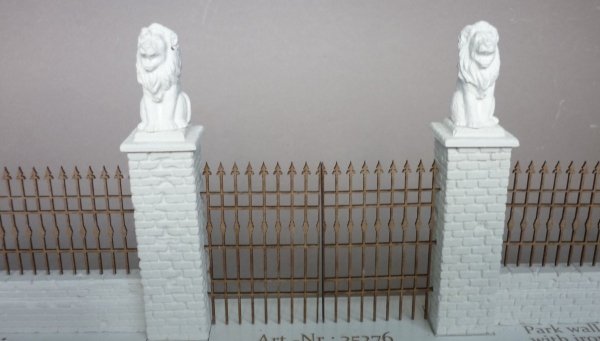 RT-Diorama 35276 Park wall with Fence 1/35