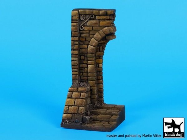 Black Dog D35072 Ruined entrance with stairs base 1/35