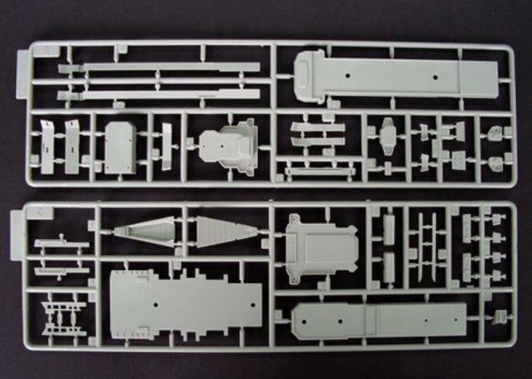 Trumpeter 05710 USSR Navy P. Velikiy Battle Cruiser 1/700