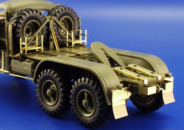 Eduard BIG3529 SA-2 MISSILE / ZiL-157 Truck TRUMPETER 1/35