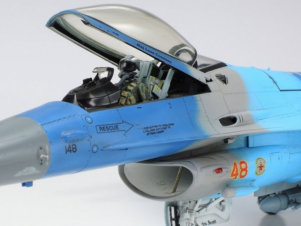 Tamiya 61106 F-16C/N AGGRESSOR/ADVERSARY 1/48