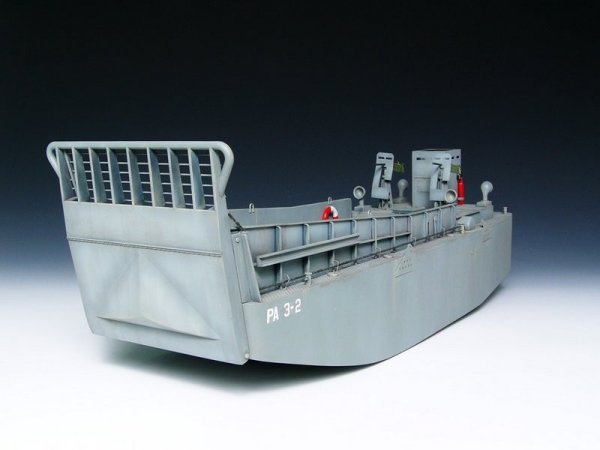 Trumpeter 00347 WWII US Navy LCM (3) Landing (1:35)