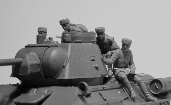 ICM 35640 Soviet Tank Riders (1943-1945) 4 figures 1/35