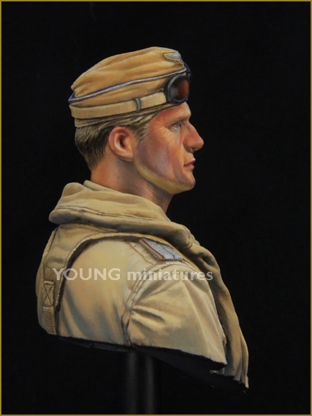 Young Miniatures YM1846 LUFTWAFFE PILOT North Africa WWII 1/10