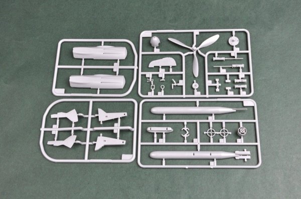 Hobby Boss 81703 Ta 152 C-1/R14 (1:48)