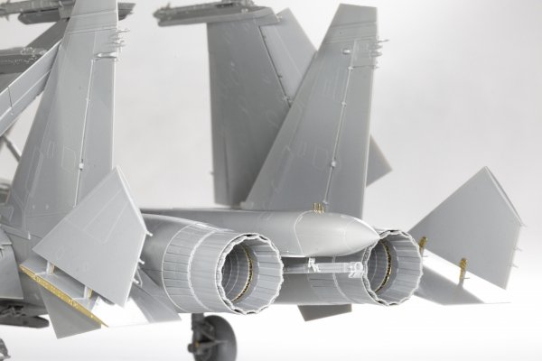 MiniBase 8001 SU-33 Flanker-D 1/48