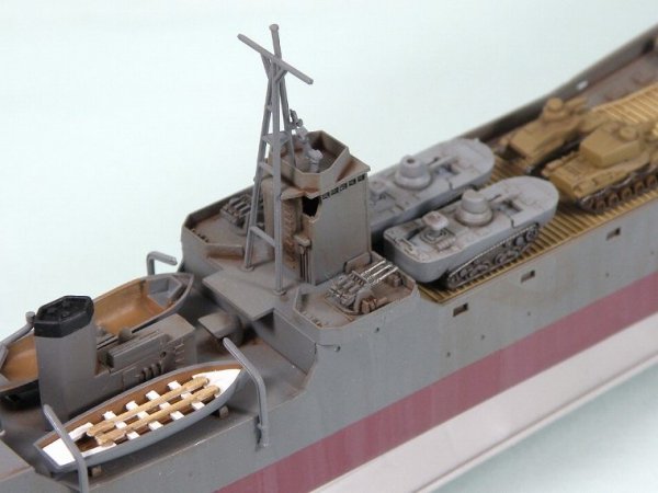 Pit-Road WB05 IJN No.101 class landing ship 1/350