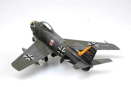 Hobby Boss 80259 F-86F-40 Sabre (1:72)