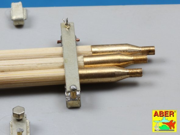 Aber 16052 Barrel cleaning rods with brackets for Tiger II (1:16)