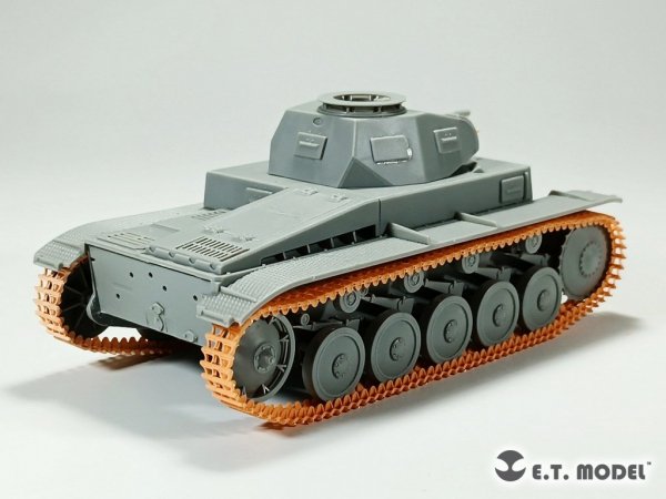 E.T. Model P35-052 WWII German Pz.Kpfw.II Workable Track ( 3D Printed ) 1/35