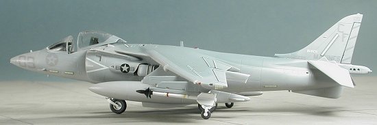 Hasegawa D19 AV-8B Harrier II (1:72)