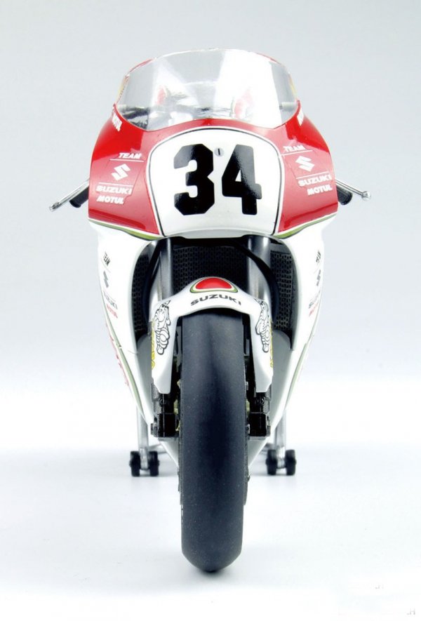 Beemax 13001 Suzuki RGV500 1993 World Champion 1/12