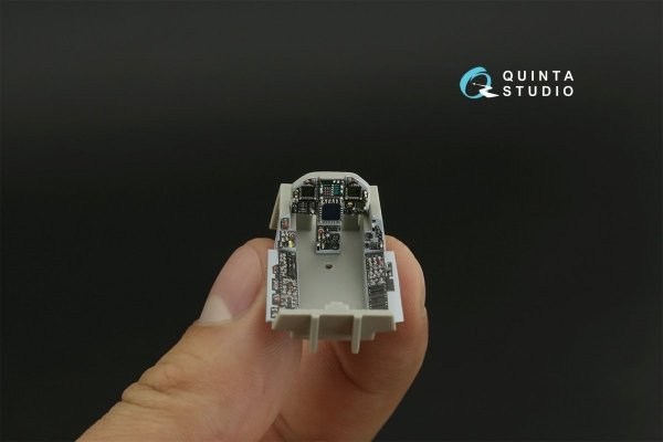 Quinta Studio QDS48277 F/A-18А 3D-Printed &amp; coloured Interior on decal paper (HobbyBoss)(Small version) 1/48