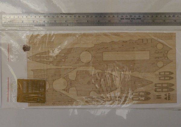 Wood Hunter W35031 Wood deck IJN Ise Aircraft Battleship for Fujimi 1/350