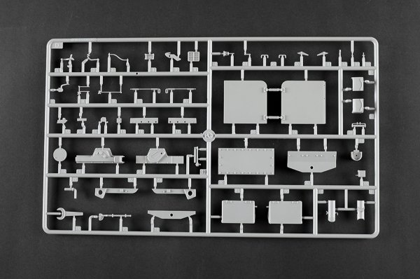 Trumpeter 00953 German Sd.Kfz.165 Hummel Late Production 1/16