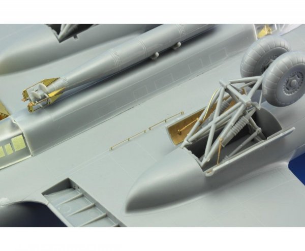 Eduard 72579 Fw 200C exterior 1/72 TRUMPETER