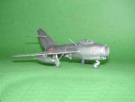 Trumpeter 02806 MiG-15 bis Fagot-B (1:48)