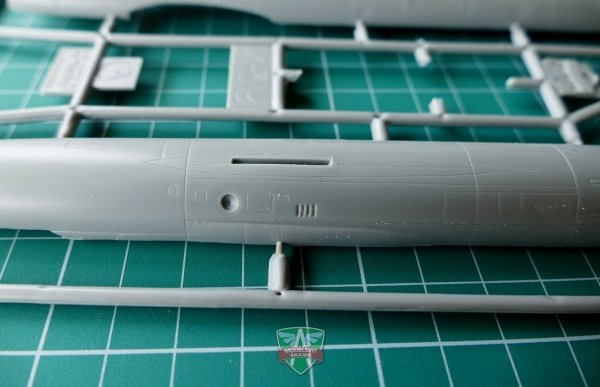 Modelsvit 72010 Mikoyan I-3U(I-420) Soviet interceptor 1/72