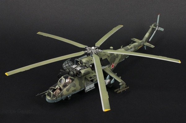 Zvezda 7315 MI-24P HIND SOVIET ATTACK HELICOPTER (1:72)