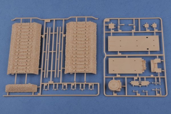 Hobby Boss 82922 German Panzerlok BR57 Armoured Locomotive 1//72