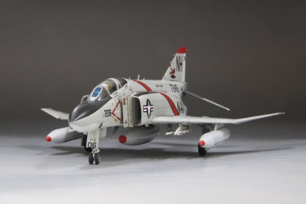 Fine Molds FP43S U.S. Navy Jet Fighter F-4J &quot;Aardvarks&quot; 1/72