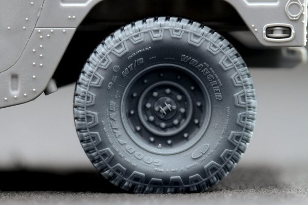 ScaleX WM 35002S HMMWV MT/R 12-bolt Sagged wheel set (for Academy, ICM) 1/35