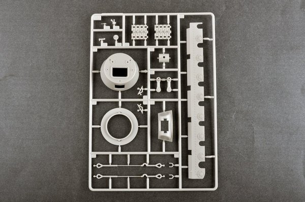 Trumpeter 09591 Soviet T-100Z Heavy Tank 1/35