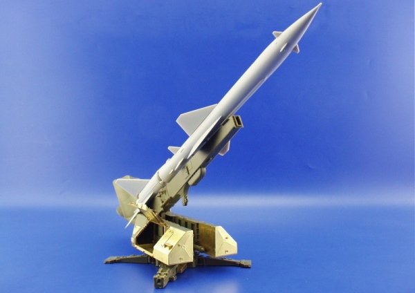 Eduard 35695 SA-2 Missile on launcher 1/35 Trumpeter