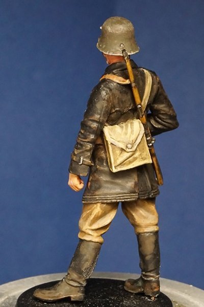 ToRo Model 35F126 Wrzesień 1939 - Żołnierz 10 Płk. Strzelców Konnych / September 1939 - Polish Soldier, 10 Mounted Rifle Reg.(mot) Figurine with decals / Two different heads included 1/35