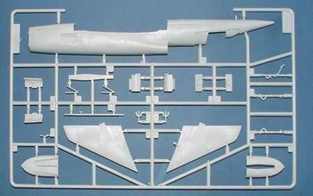 Trumpeter 01605 North American F-107A Ultra Sabre (1:72)