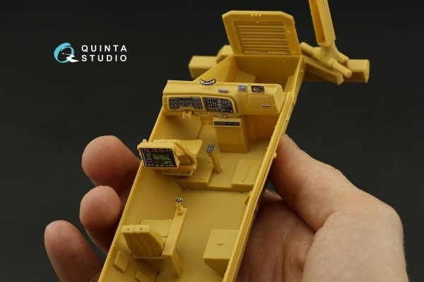 Quinta Studio QD35042 Buffalo 6x6 MPCV 3D-Printed &amp; coloured Interior on decal paper (Bronco) 1/35