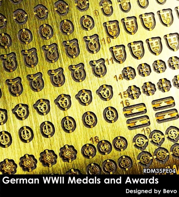 RADO Miniatures RDM35PE04 German WWII Medals and Awards 1/35
